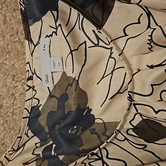 Gap Factory sleeveless blouse - Picture 2 of 4